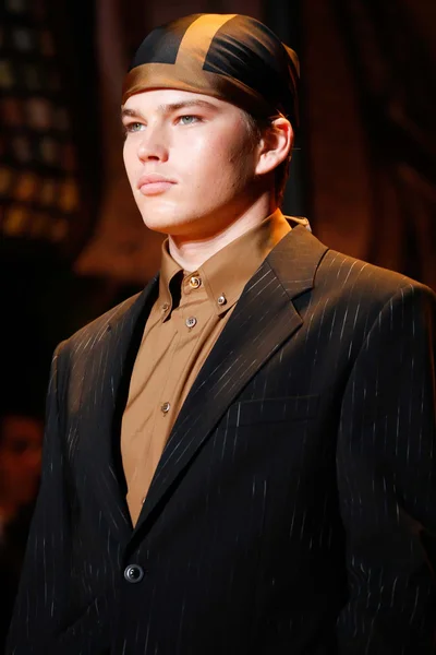Look 5
